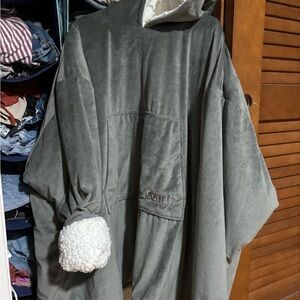 Comfy Gray Oversized Wearable Blanket